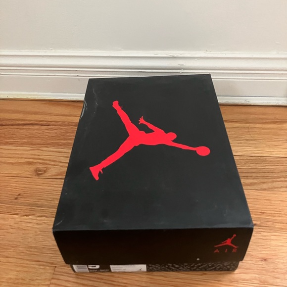 Jordan Katrina 3’s- M 9.5 - Picture 5 of 5